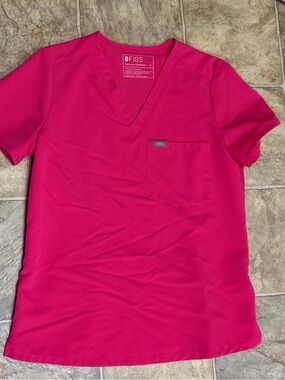Figs “Shocking Pink” Scrub Set Small